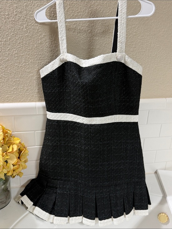 Alice + Olivia Dresses & Skirts - Alice + Olivia Black and White tweed Dress. NEW with Tags !!
